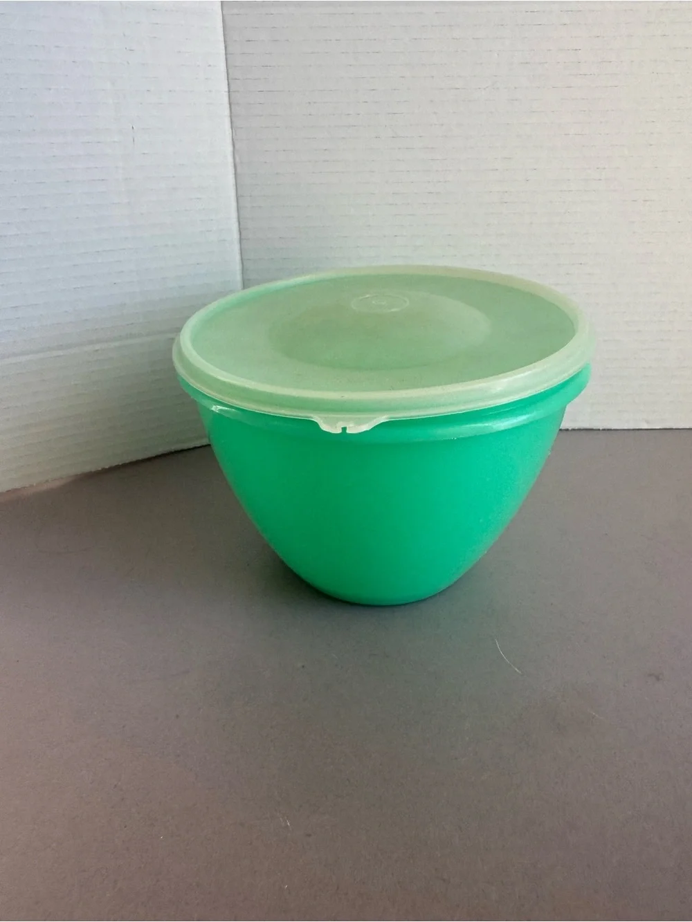 Vintage TUPPERWARE Jadite Crisp It Small Lettuce Keeper w/ lid